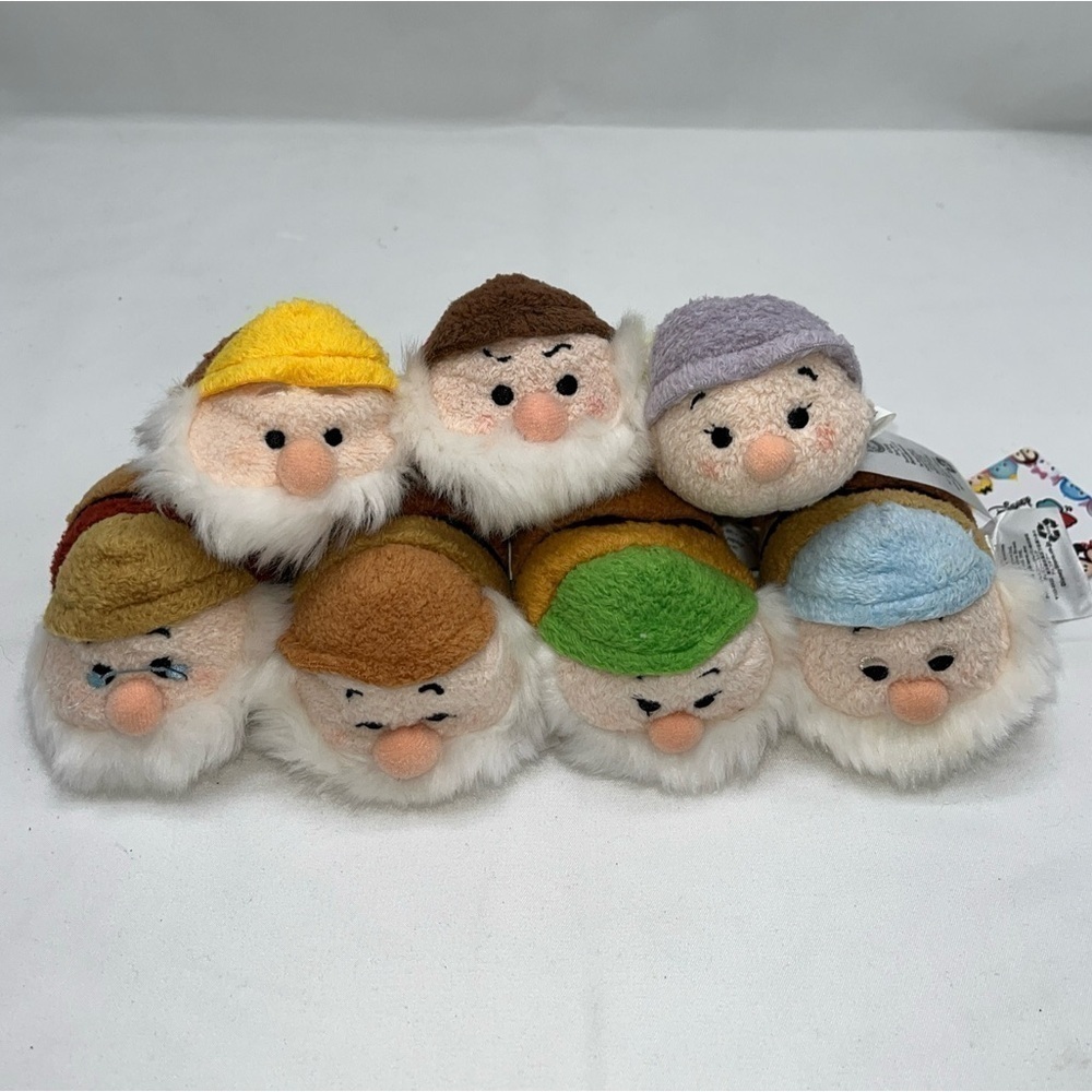 Disney Tsum Tsum Plush Snow White And The 7 Dwarfs Lot of  7 ALL WITH TAGS